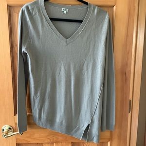 Women’s V-Neck Sweater
